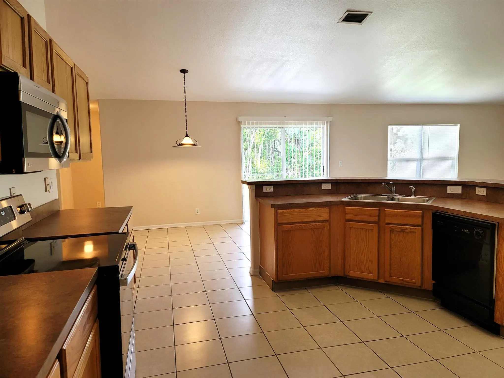 3438 SW San Benito Street