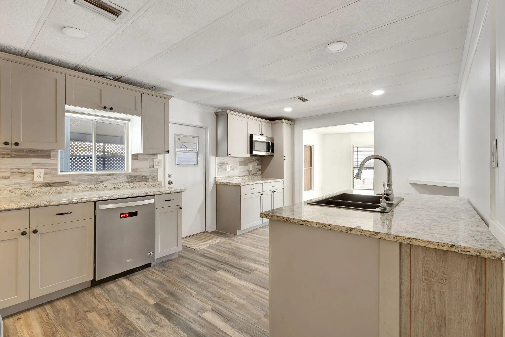 4072 74th Street N, #395