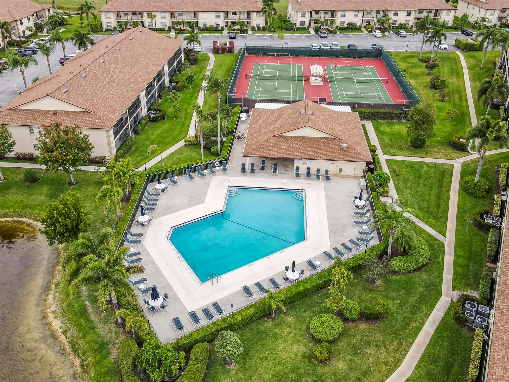 1102 Pinecrest Circle, #A