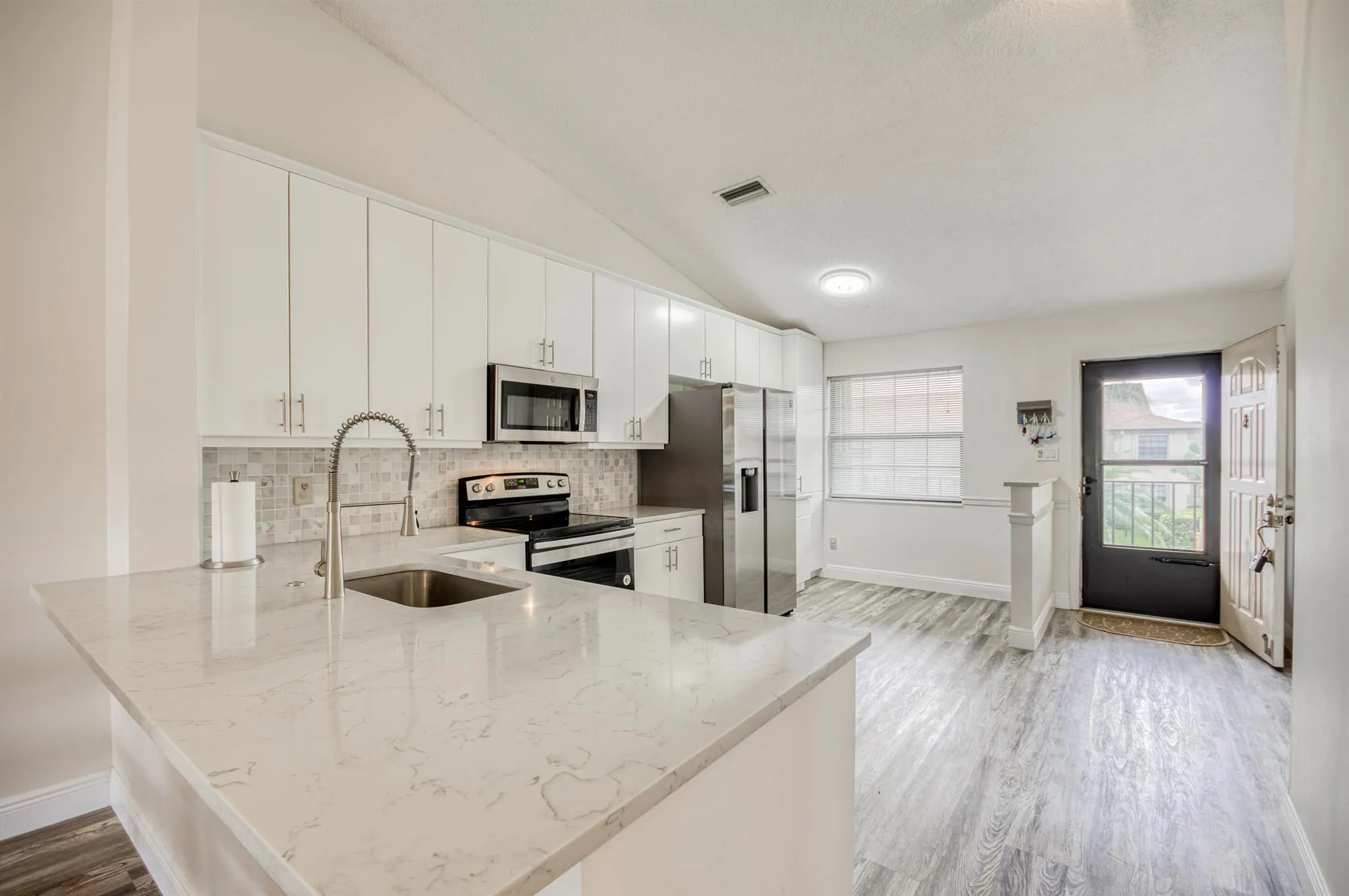 1102 Pinecrest Circle, #A
