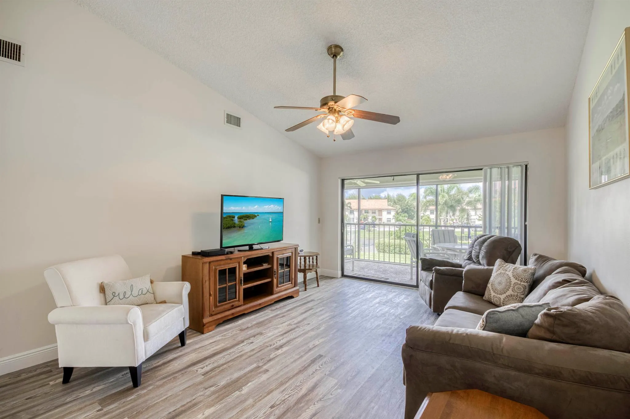 1102 Pinecrest Circle, #A
