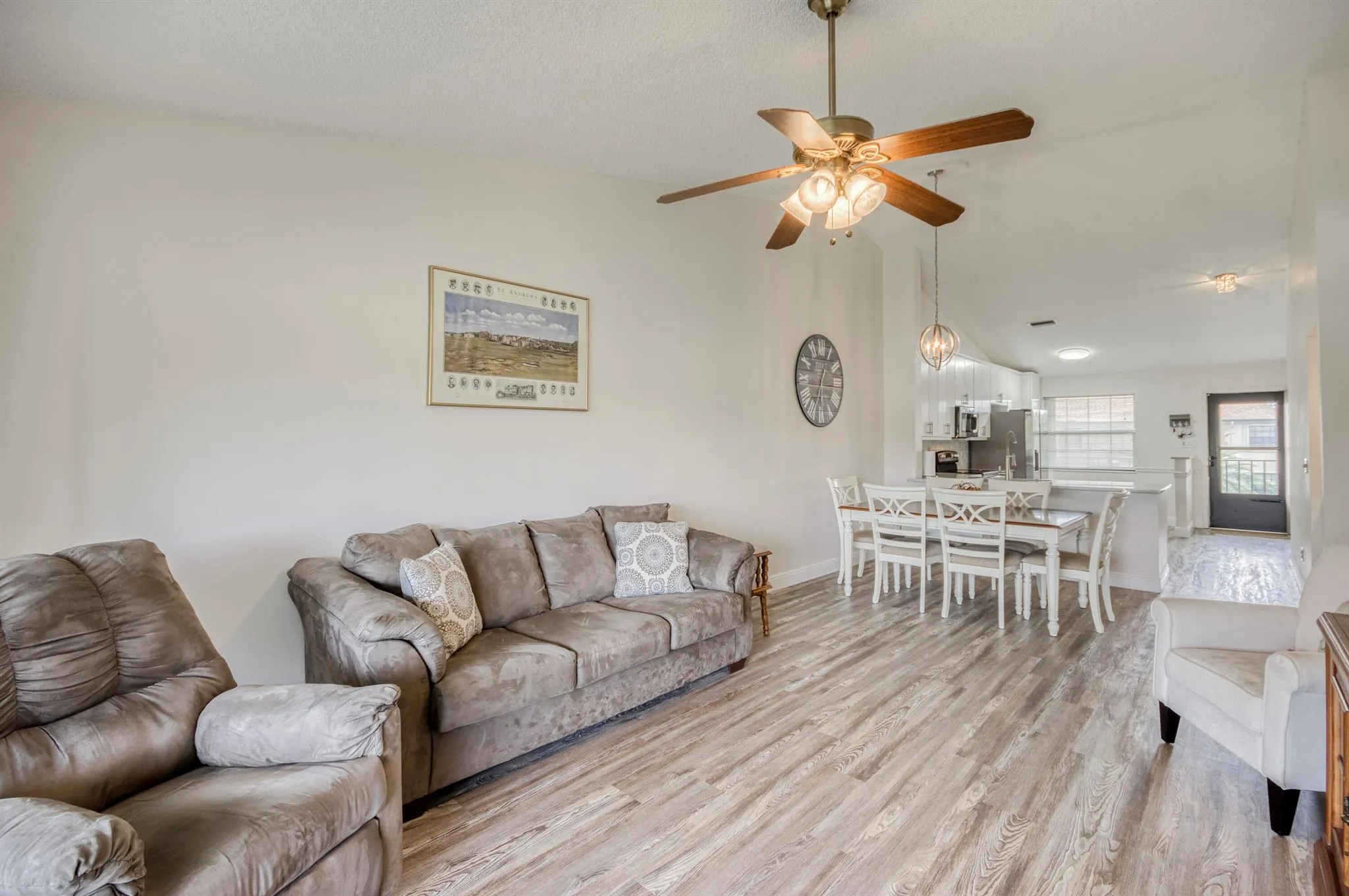 1102 Pinecrest Circle, #A