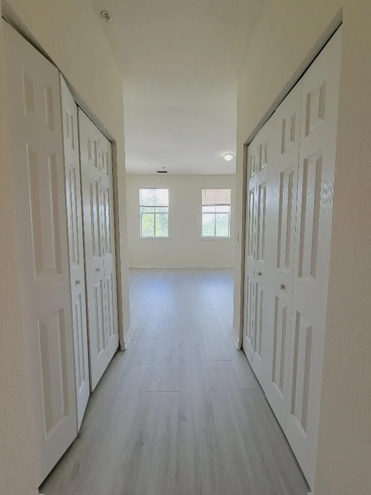 221 Greenwich Circle, #209