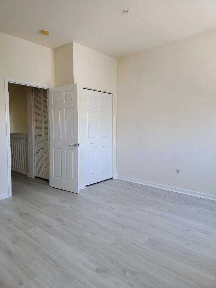 221 Greenwich Circle, #209
