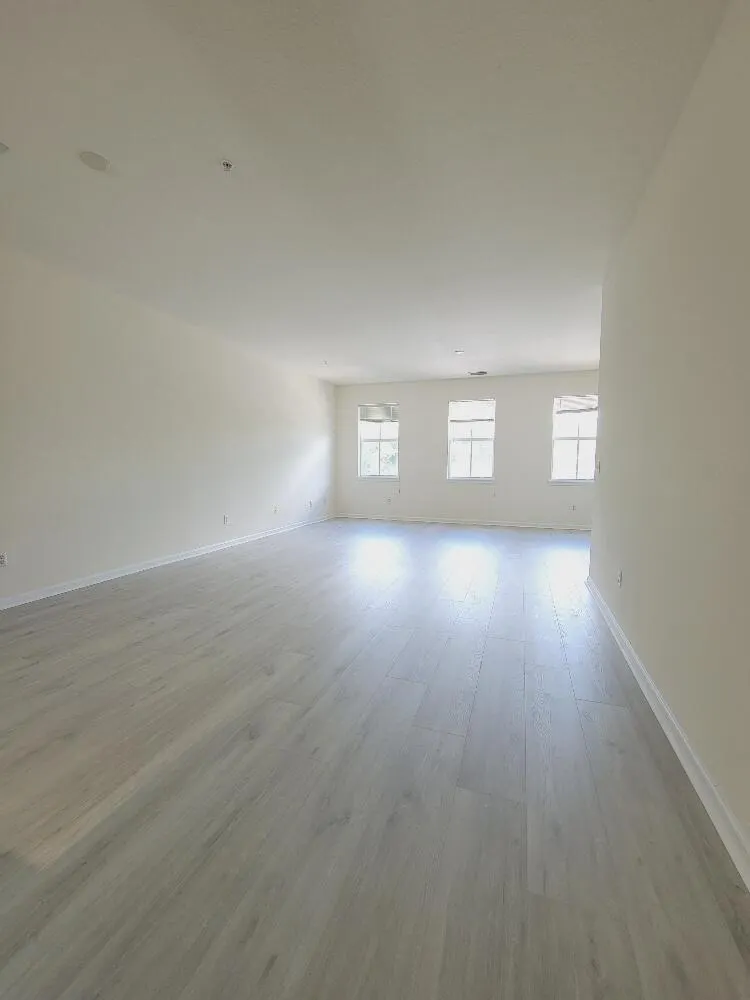 221 Greenwich Circle, #209