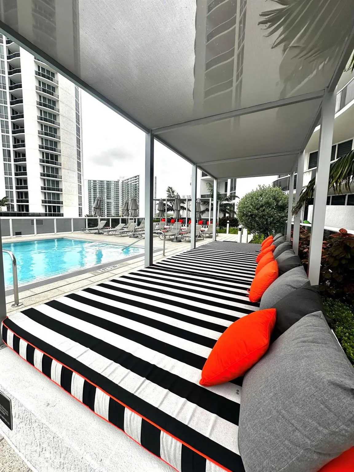 15901 Collins Avenue, #505