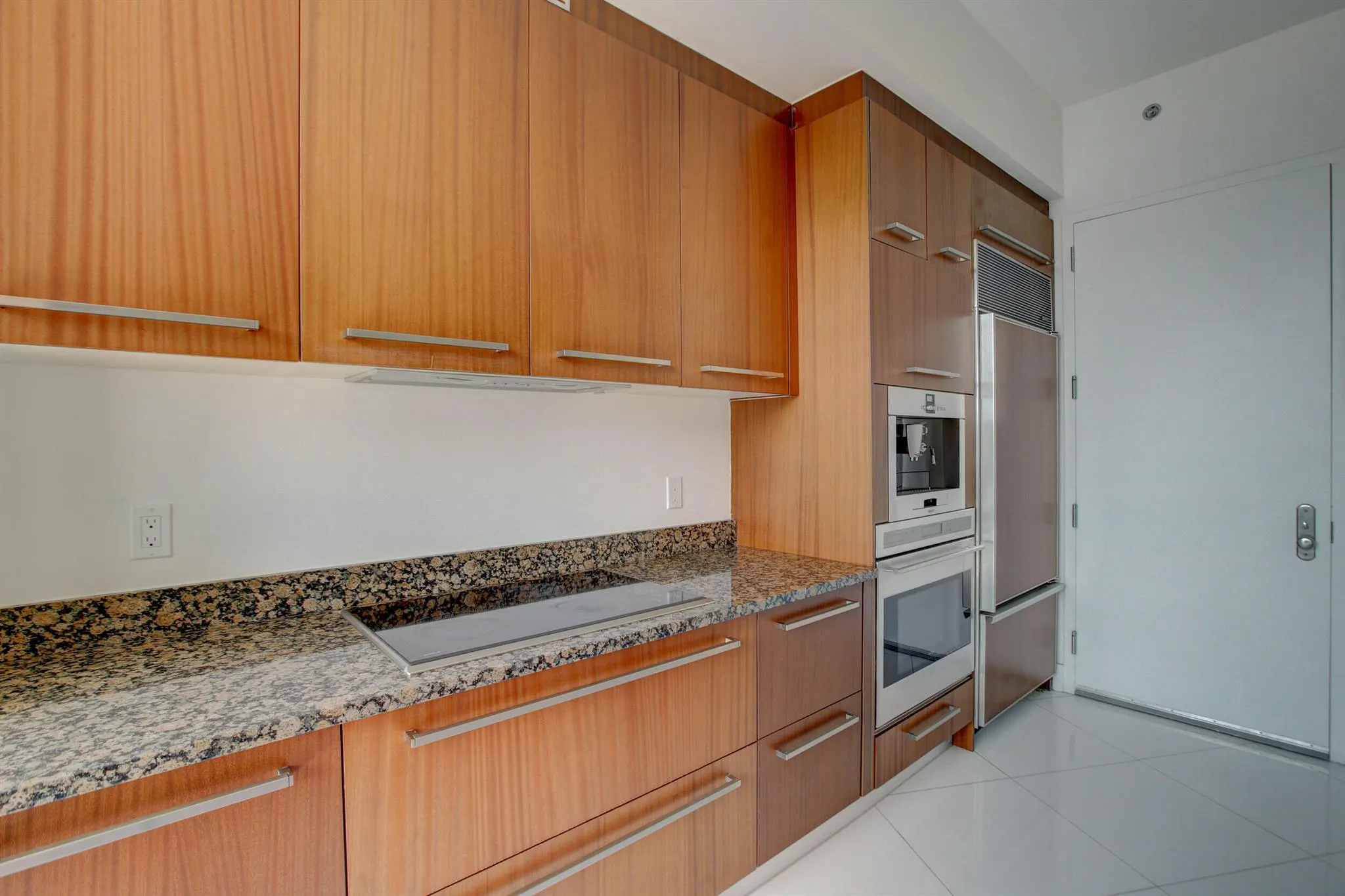 15901 Collins Avenue, #505