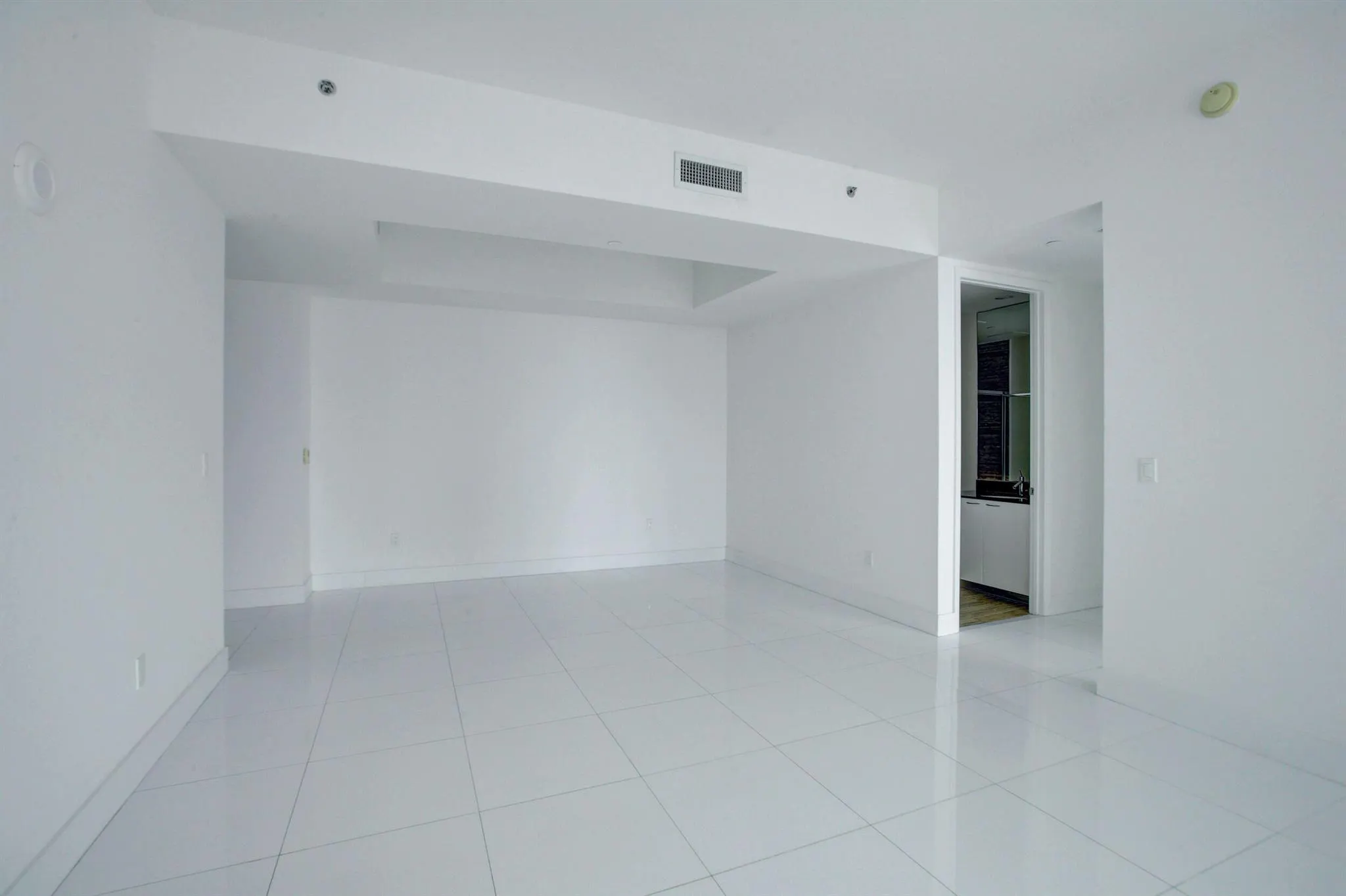 15901 Collins Avenue, #505