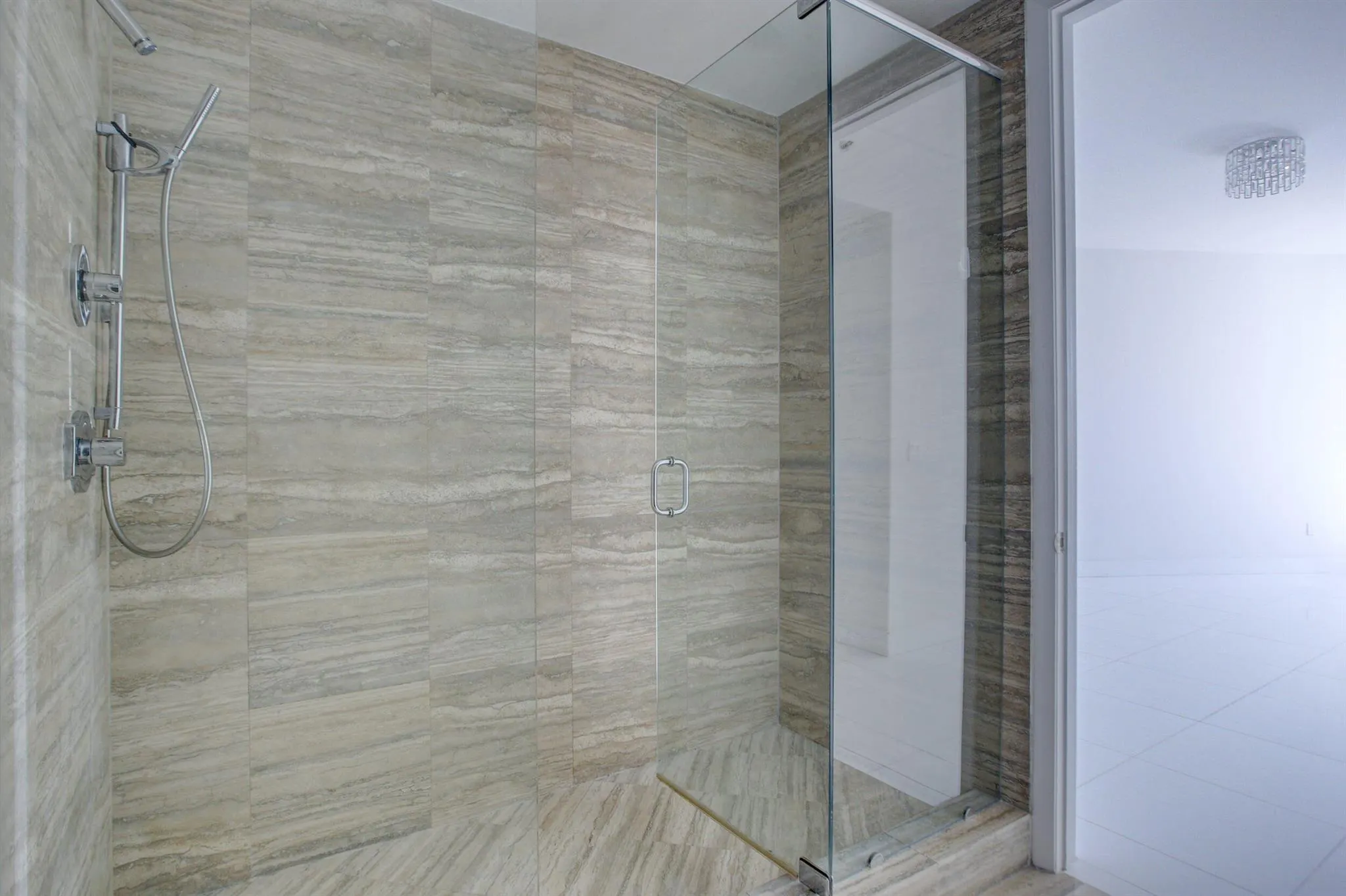 15901 Collins Avenue, #505