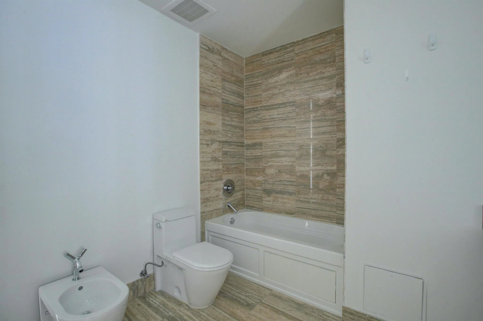 15901 Collins Avenue, #505