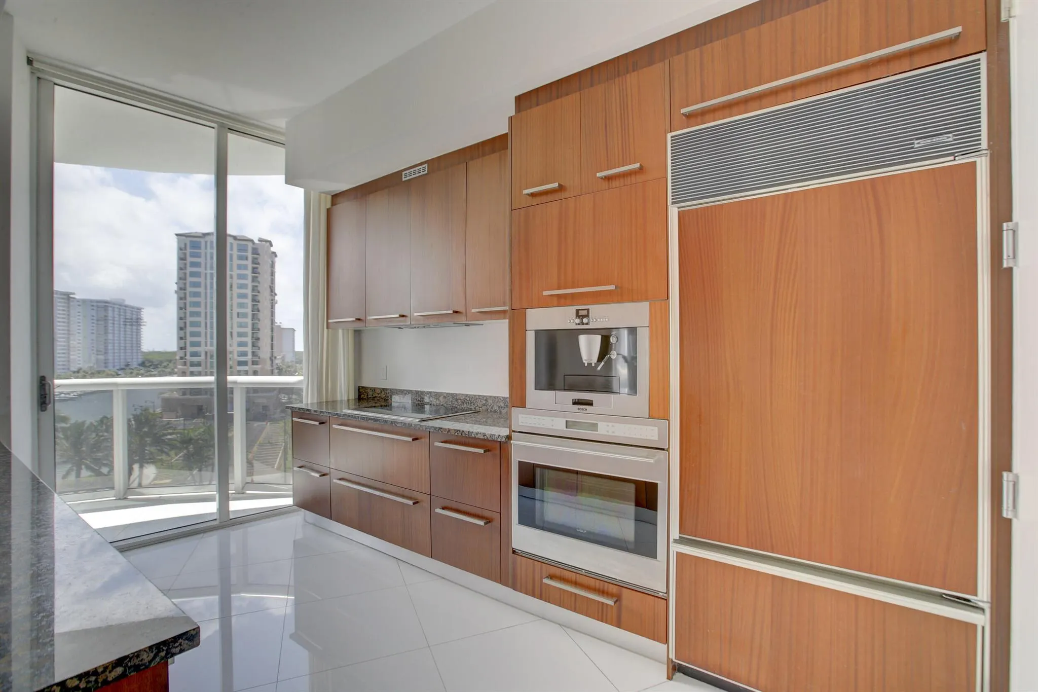 15901 Collins Avenue, #505