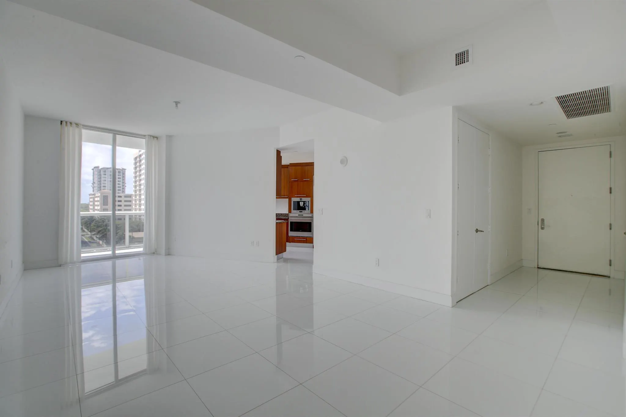 15901 Collins Avenue, #505