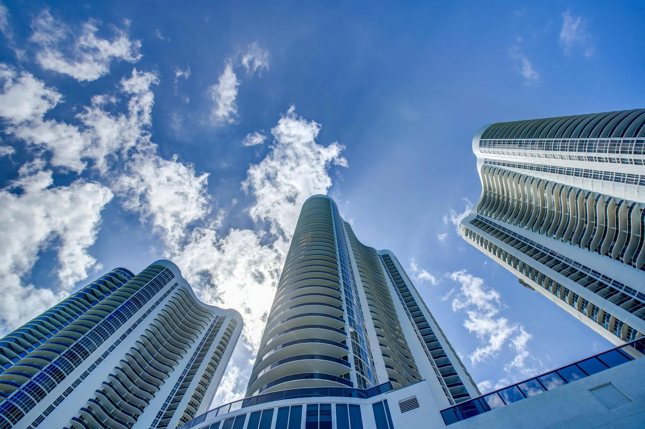 15901 Collins Avenue, #505