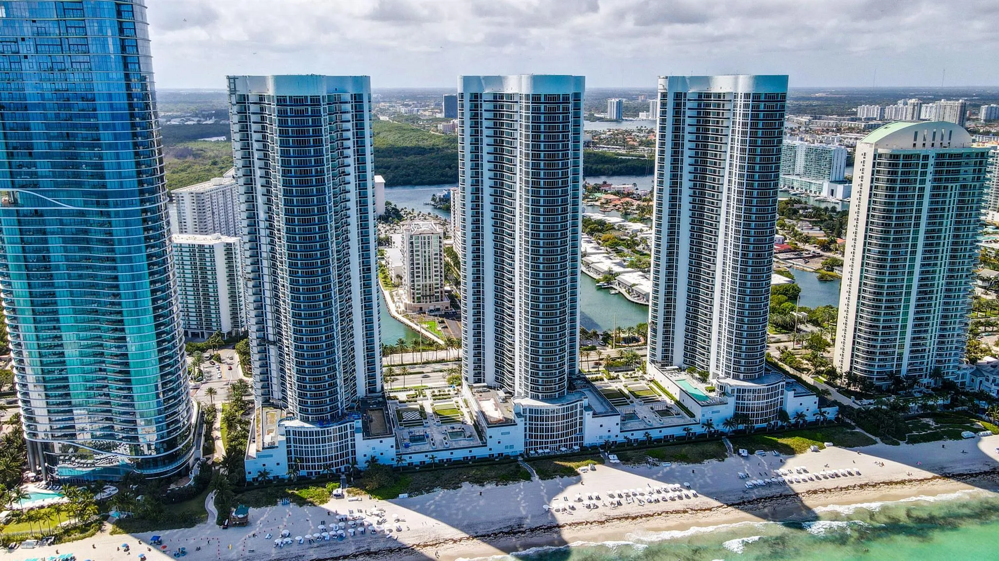15901 Collins Avenue, #505