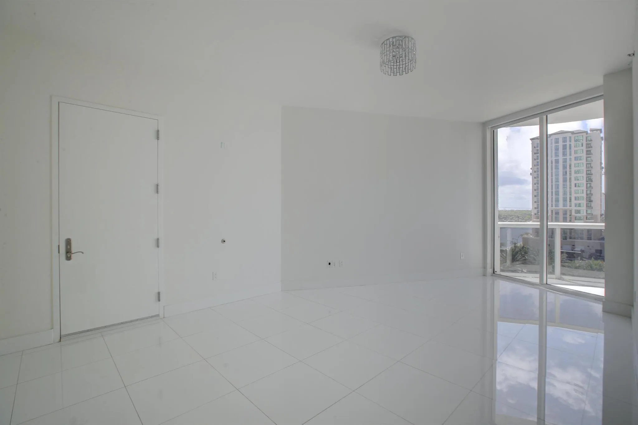 15901 Collins Avenue, #505