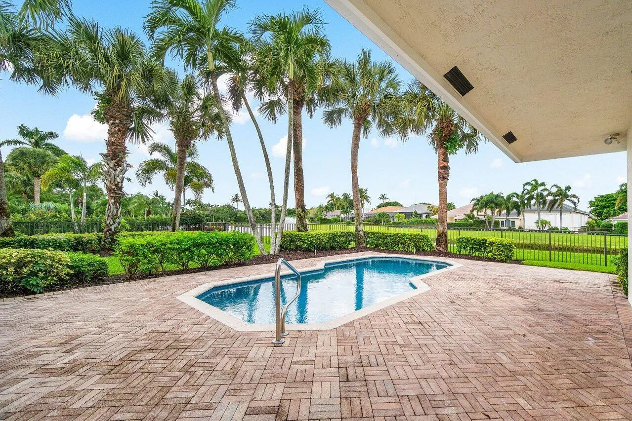 116 Victoria Bay Court