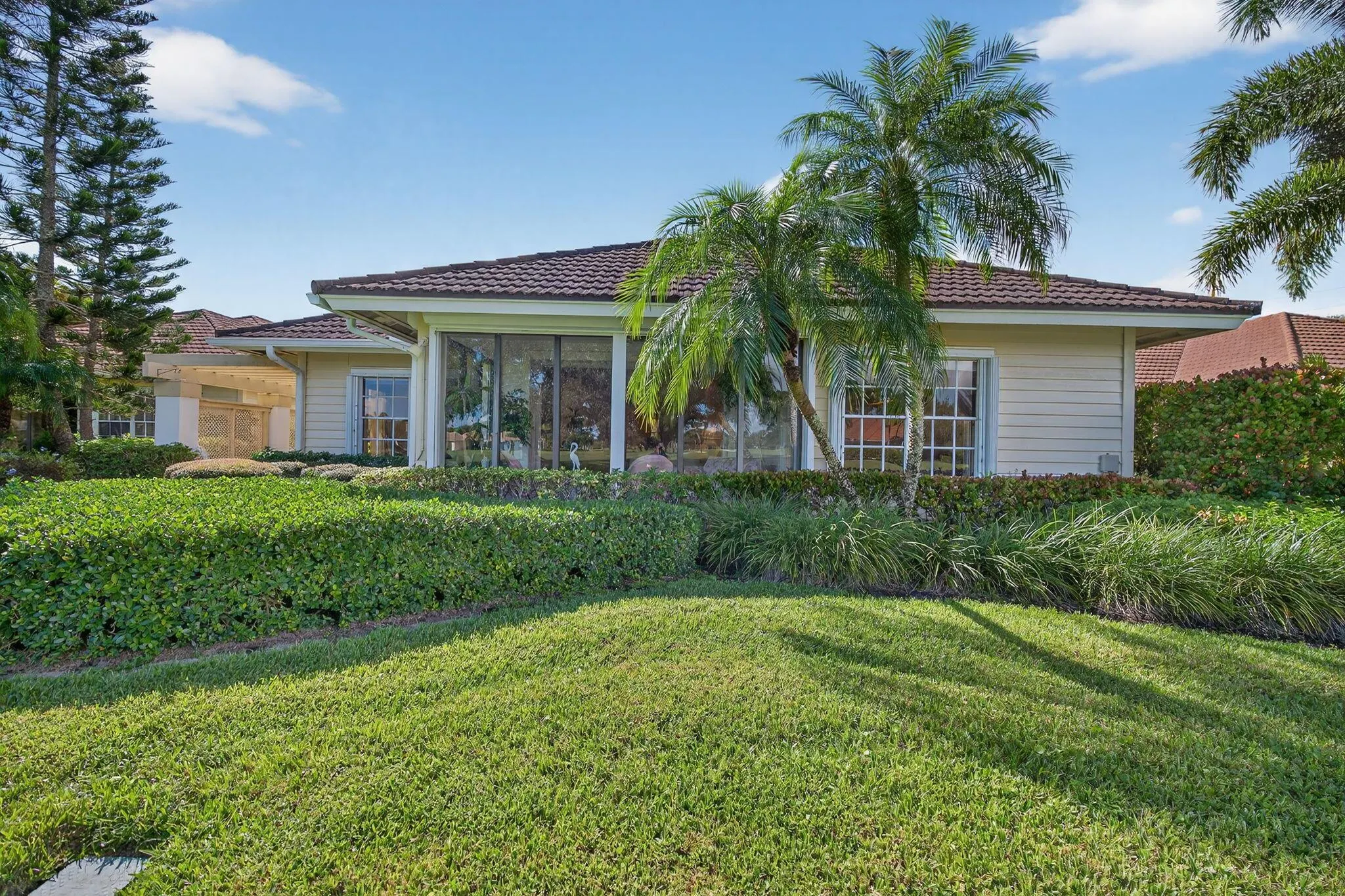 7036 SE Winged Foot Drive