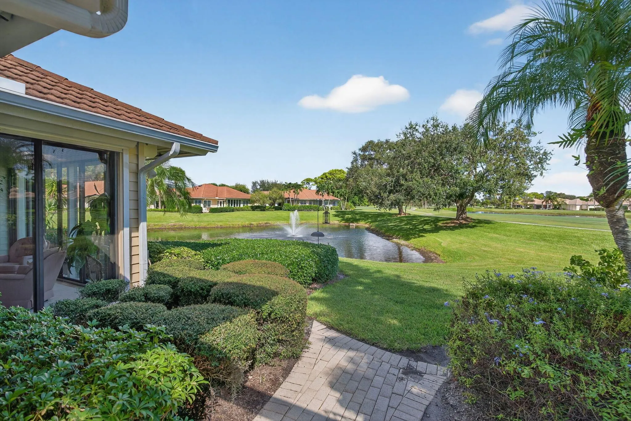 7036 SE Winged Foot Drive