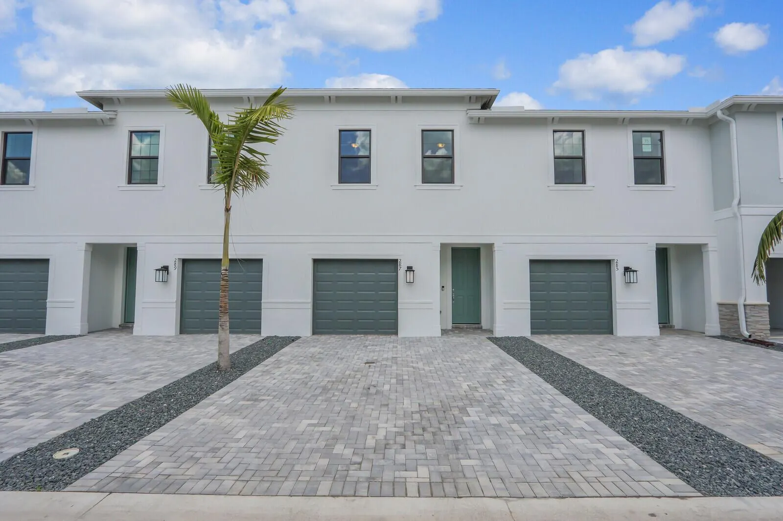 287 SW Sally Way