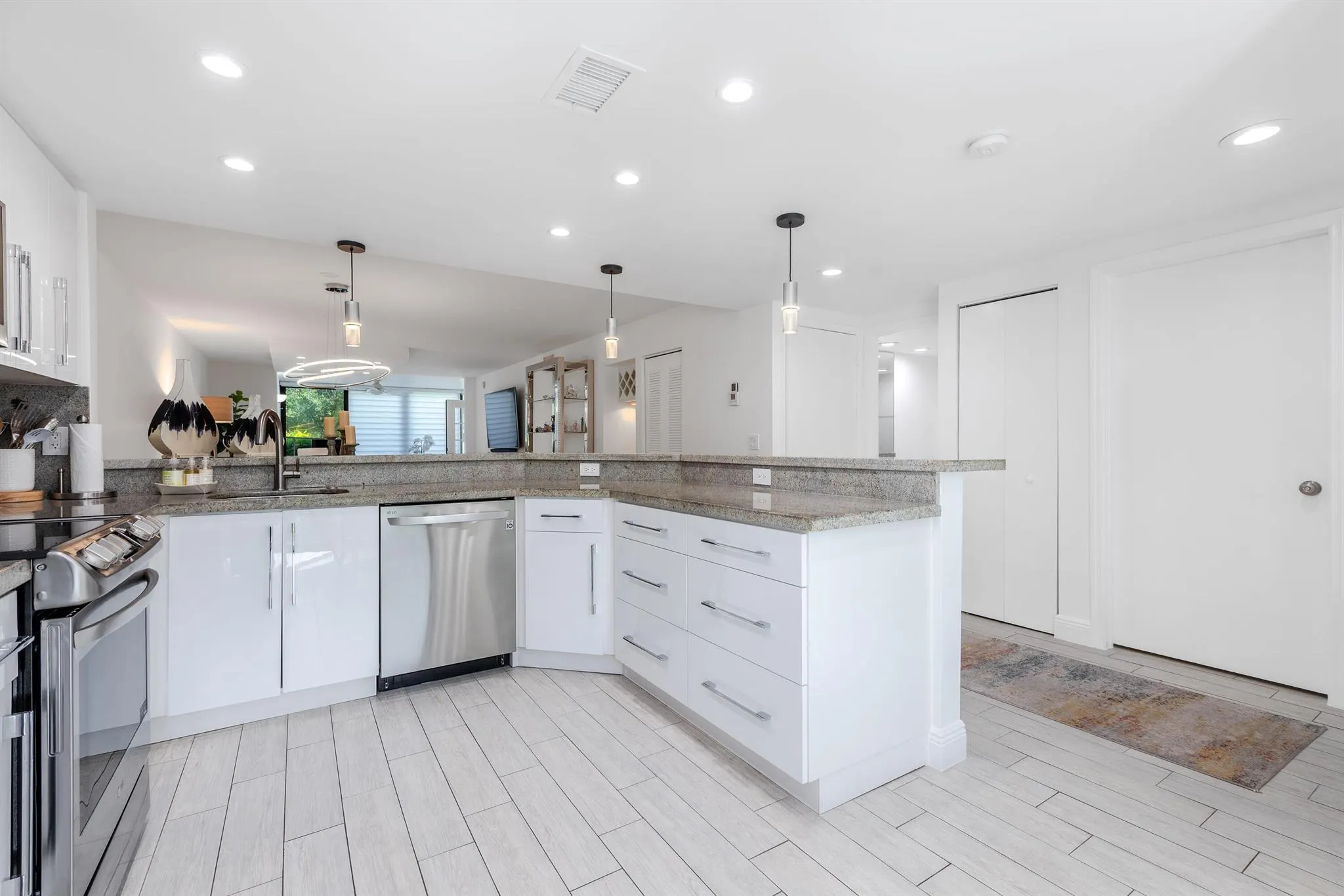 7455 Glendevon Lane, #203