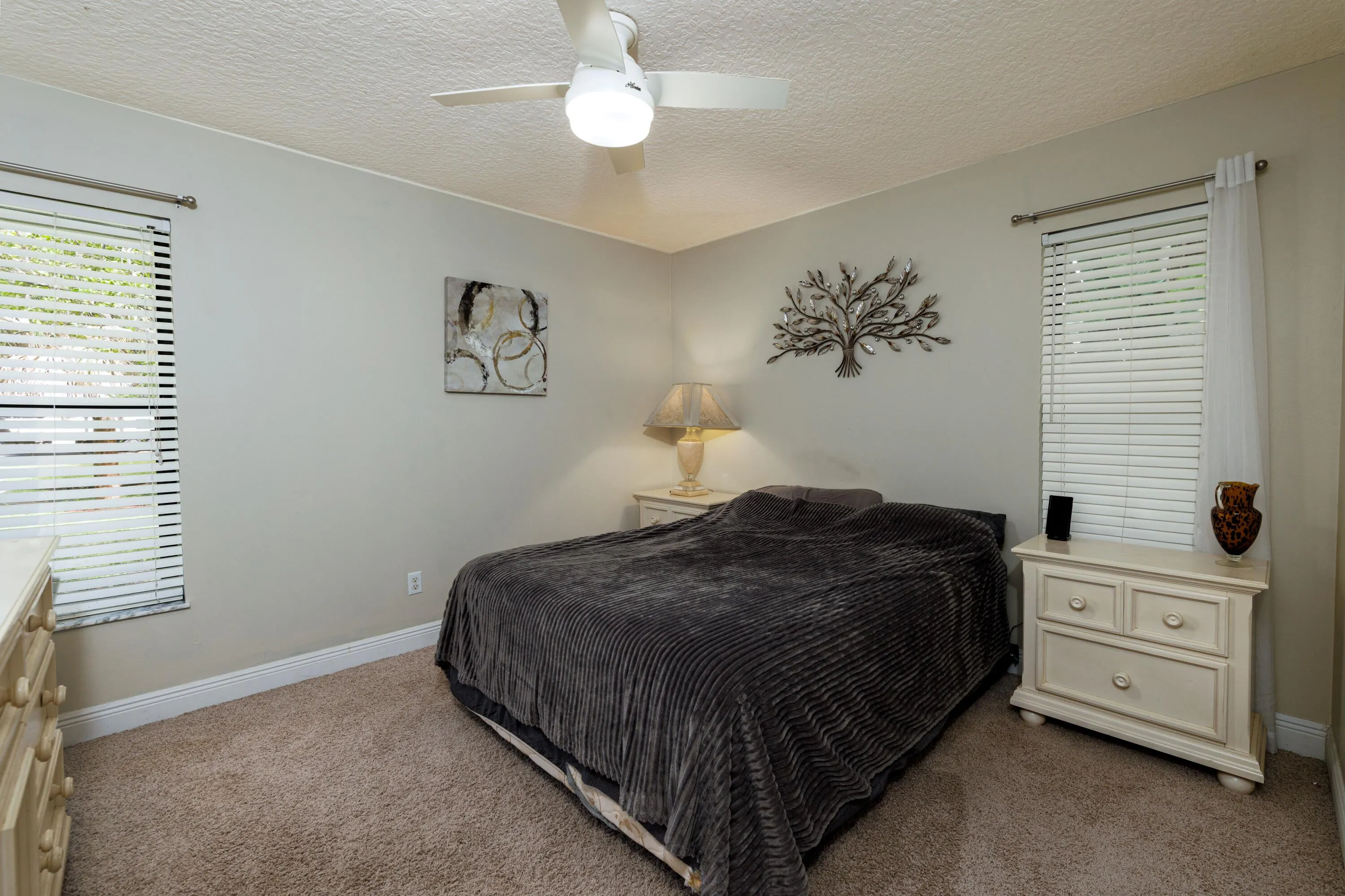1225 SW Magnolia Bluff Drive