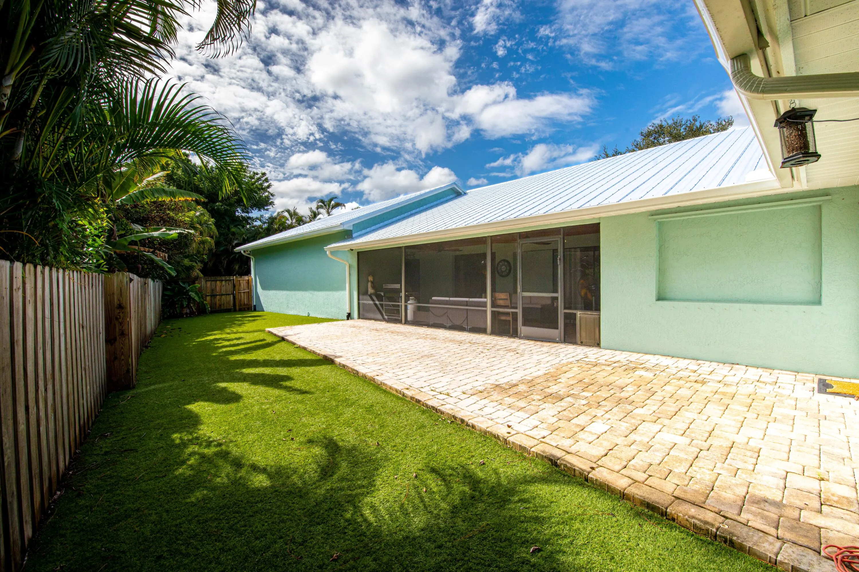 1225 SW Magnolia Bluff Drive