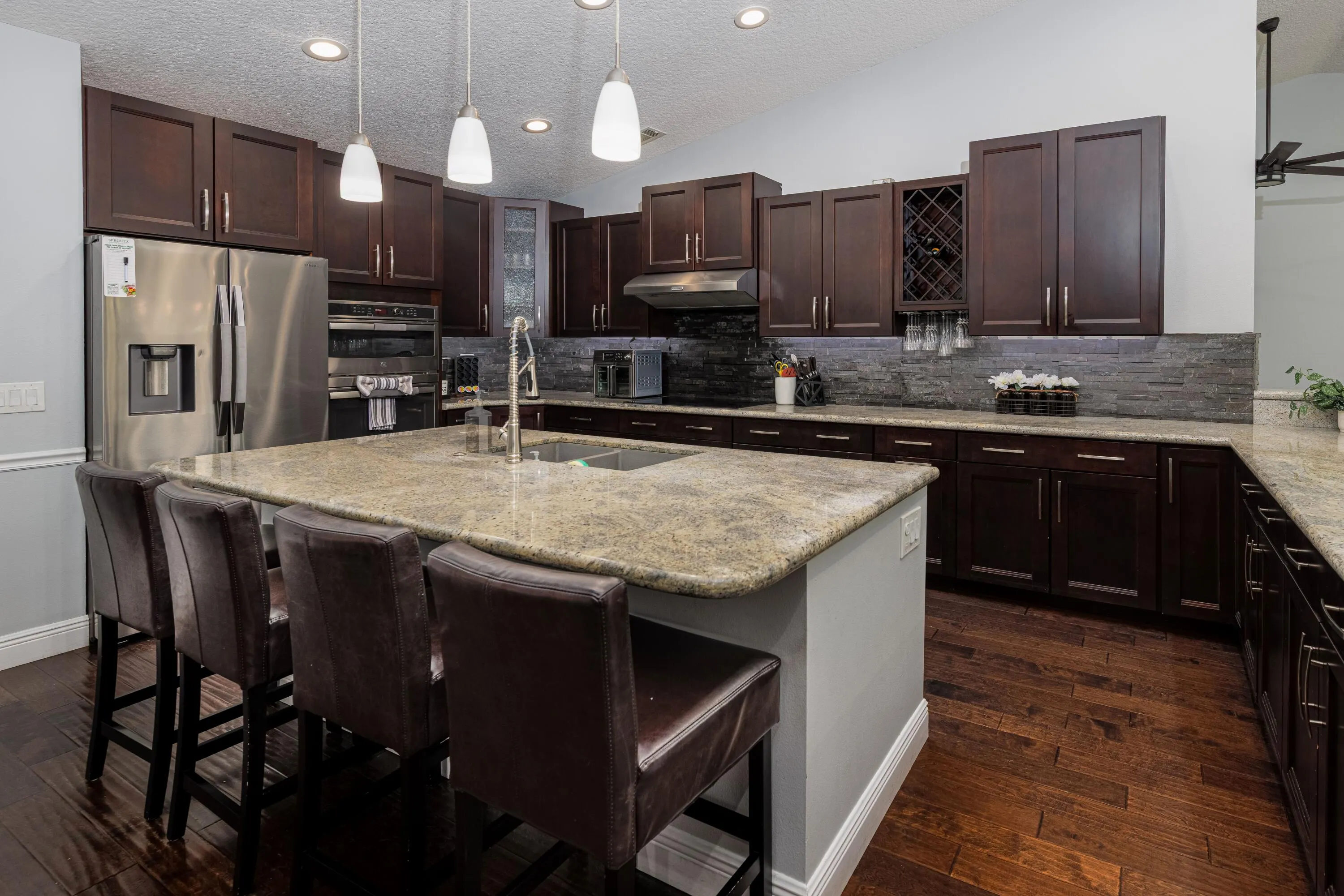 1225 SW Magnolia Bluff Drive
