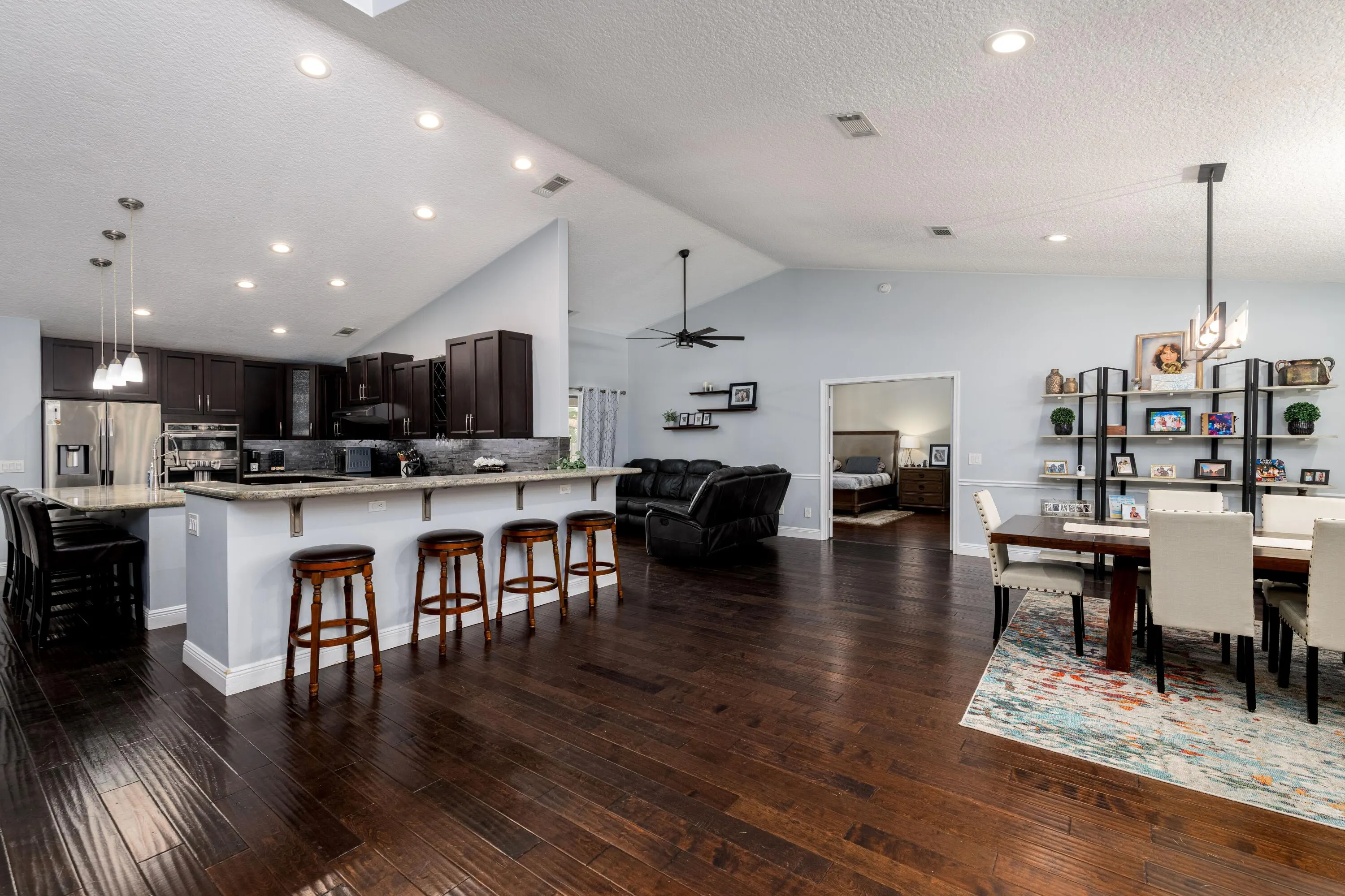 1225 SW Magnolia Bluff Drive