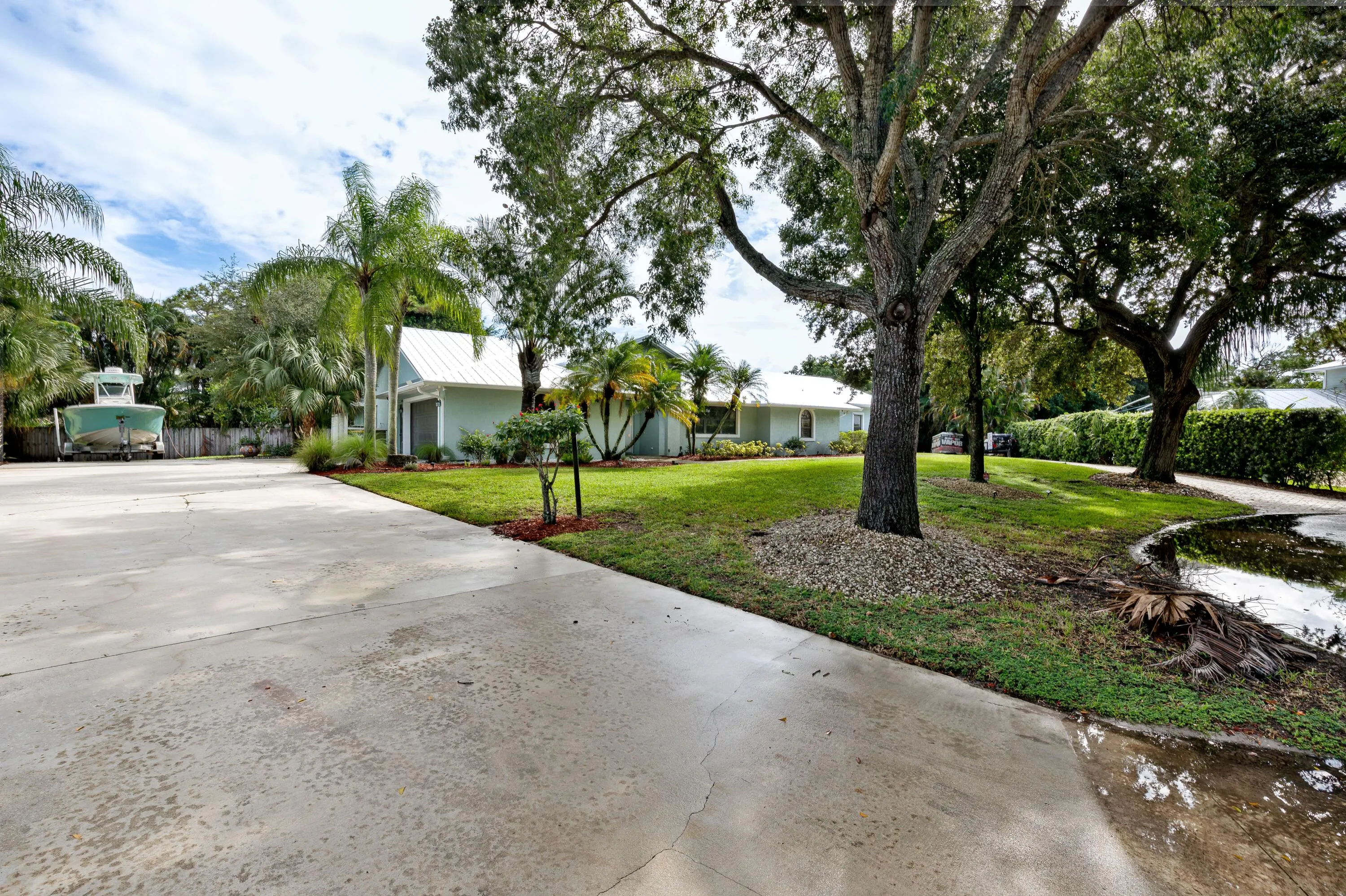1225 SW Magnolia Bluff Drive