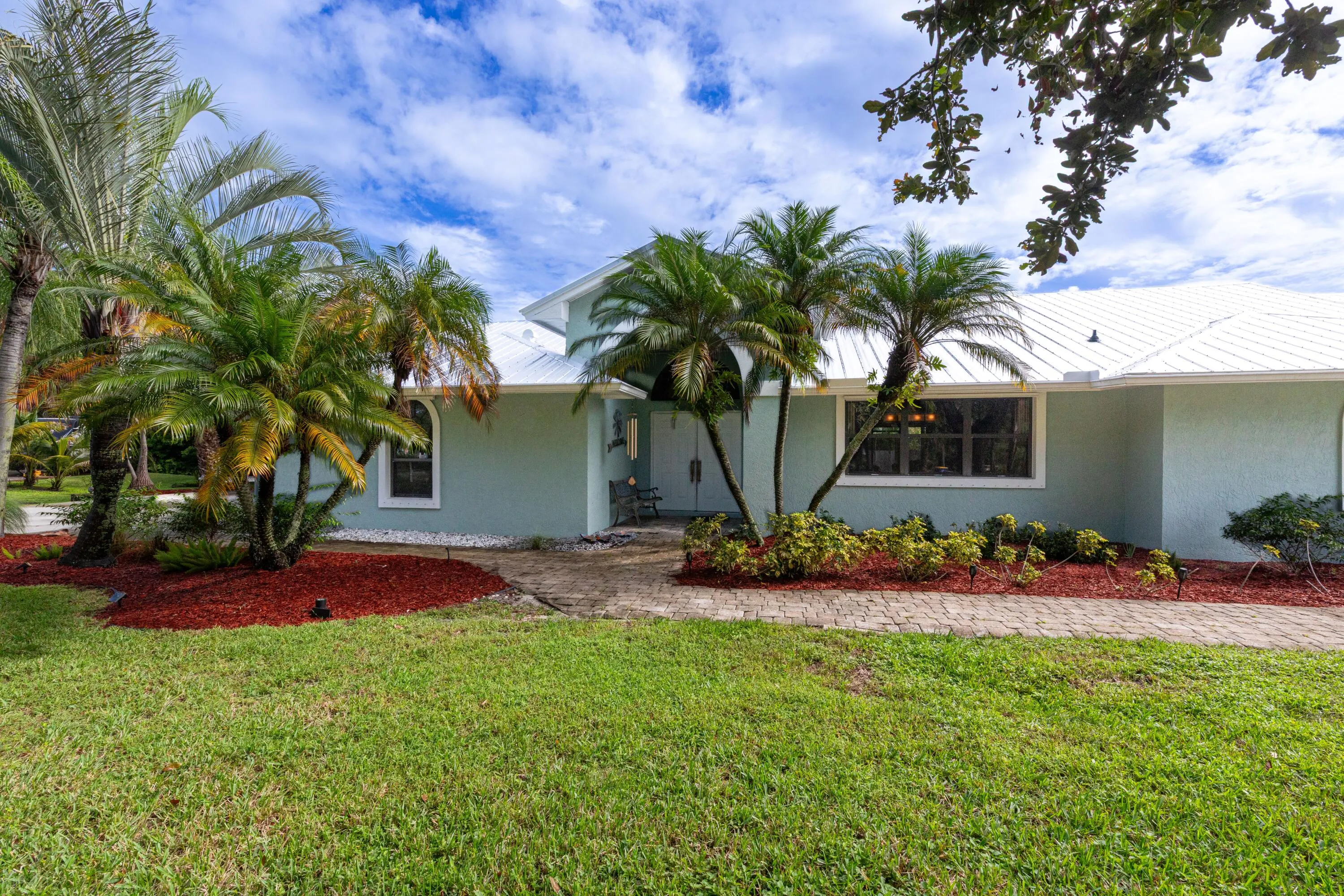 1225 SW Magnolia Bluff Drive