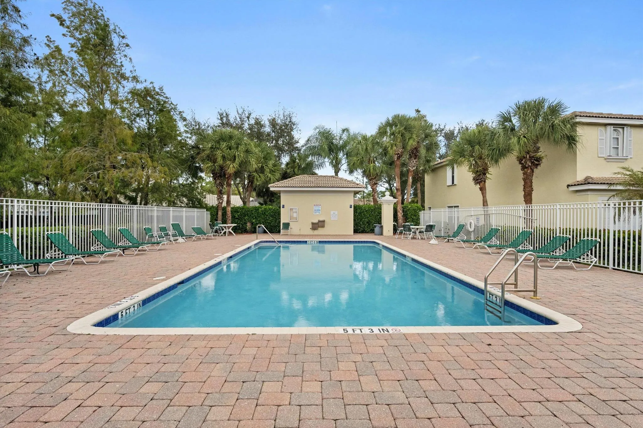 13380 Georgian Court