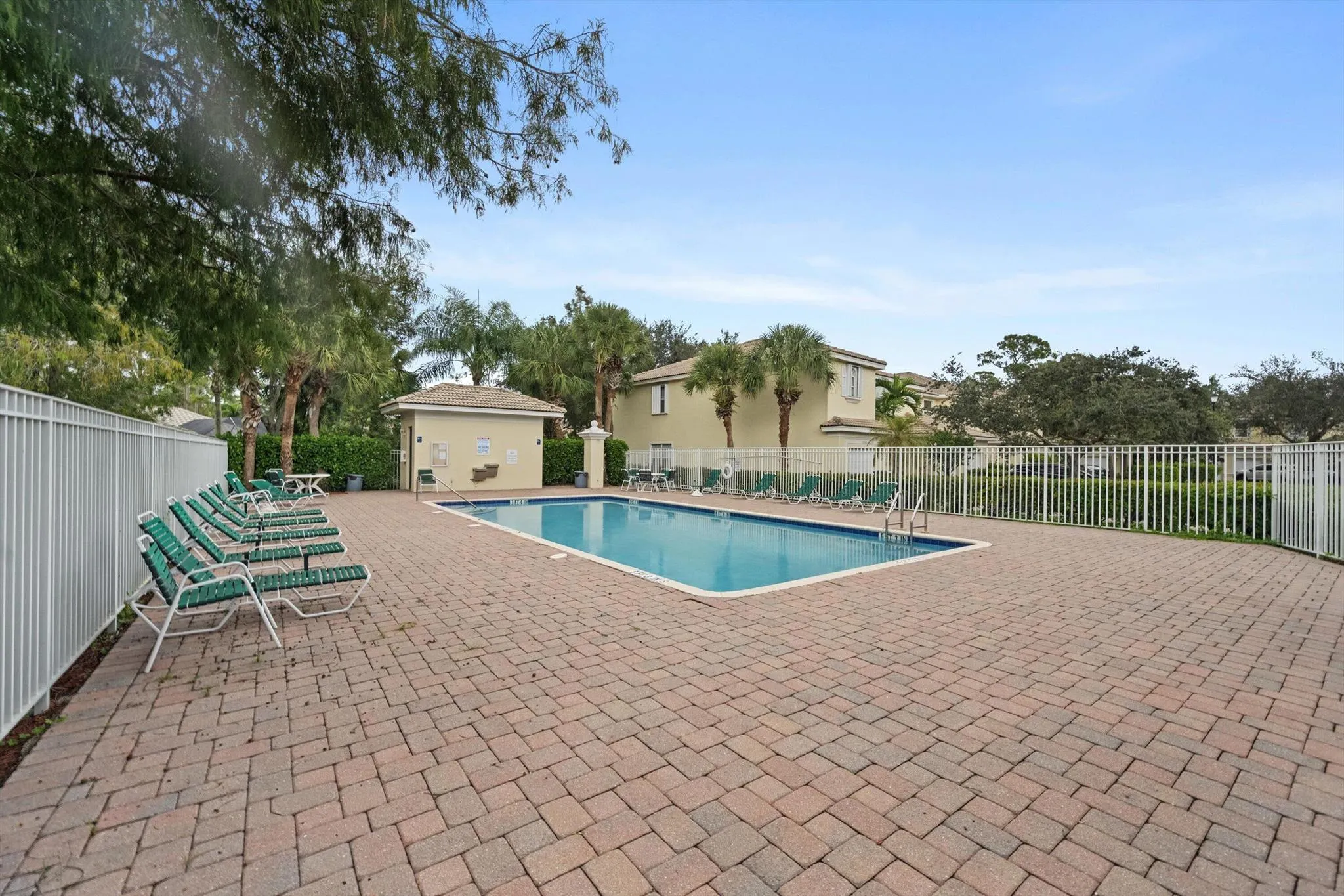 13380 Georgian Court