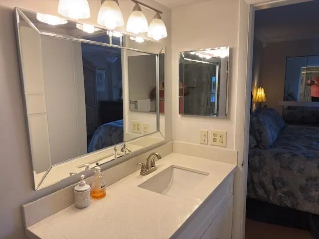 7146 Huntington Lane, #403