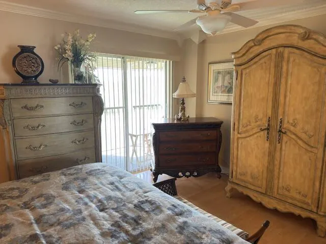 7146 Huntington Lane, #403