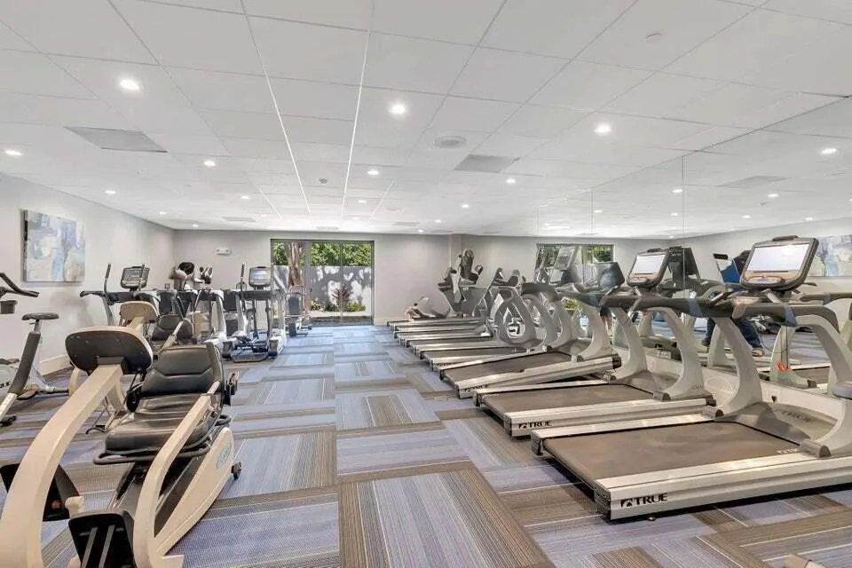 7146 Huntington Lane, #403