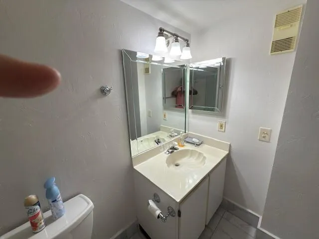 7146 Huntington Lane, #403
