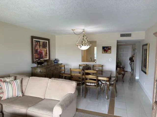 7146 Huntington Lane, #403