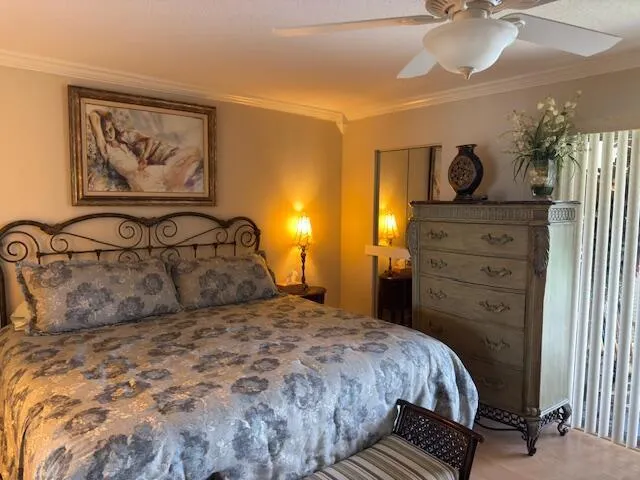 7146 Huntington Lane, #403