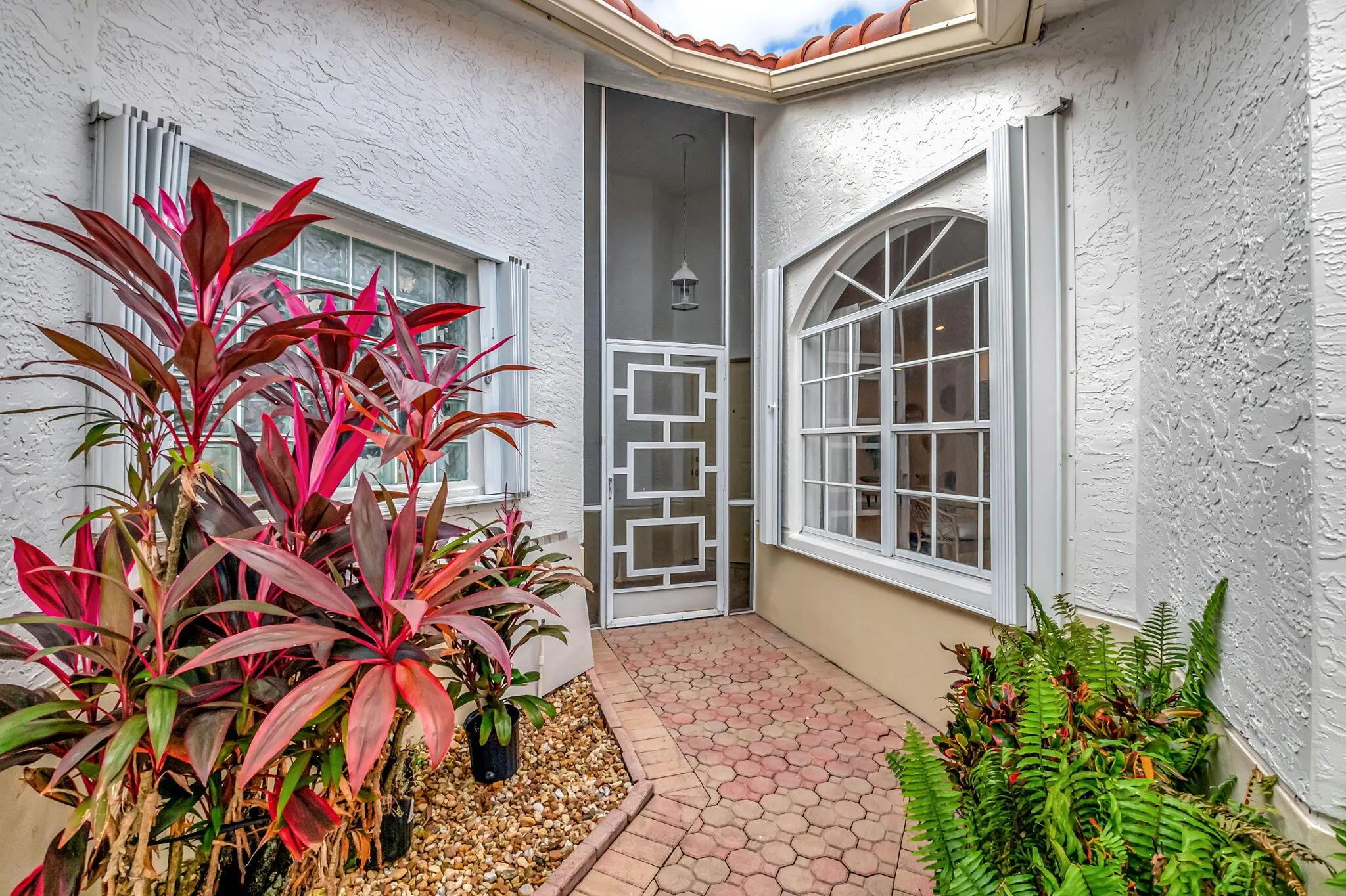 15465 Lake Magnolia Place