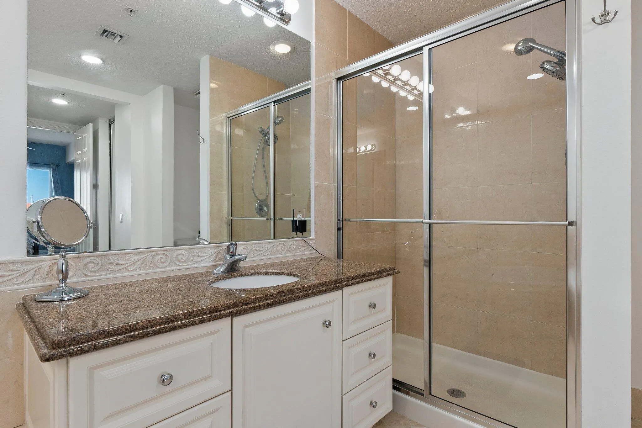 13 Harbour Isle Drive W, #Ph02