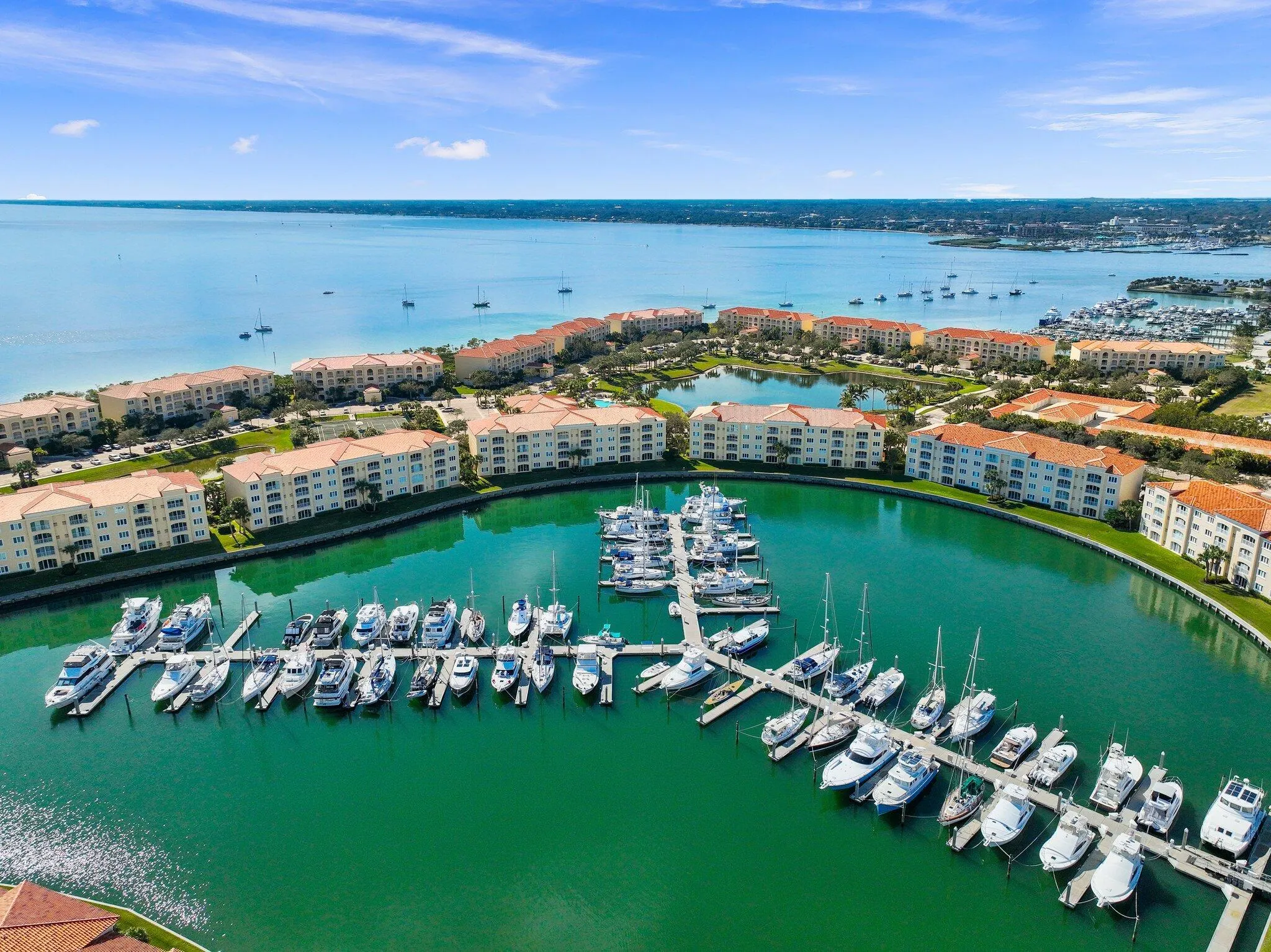 13 Harbour Isle Drive W, #Ph02