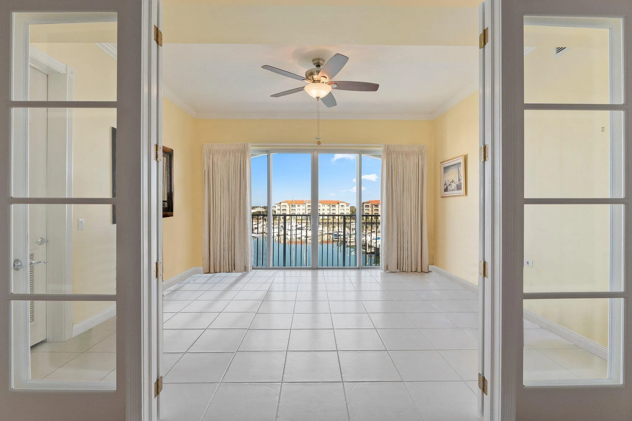 13 Harbour Isle Drive W, #Ph02