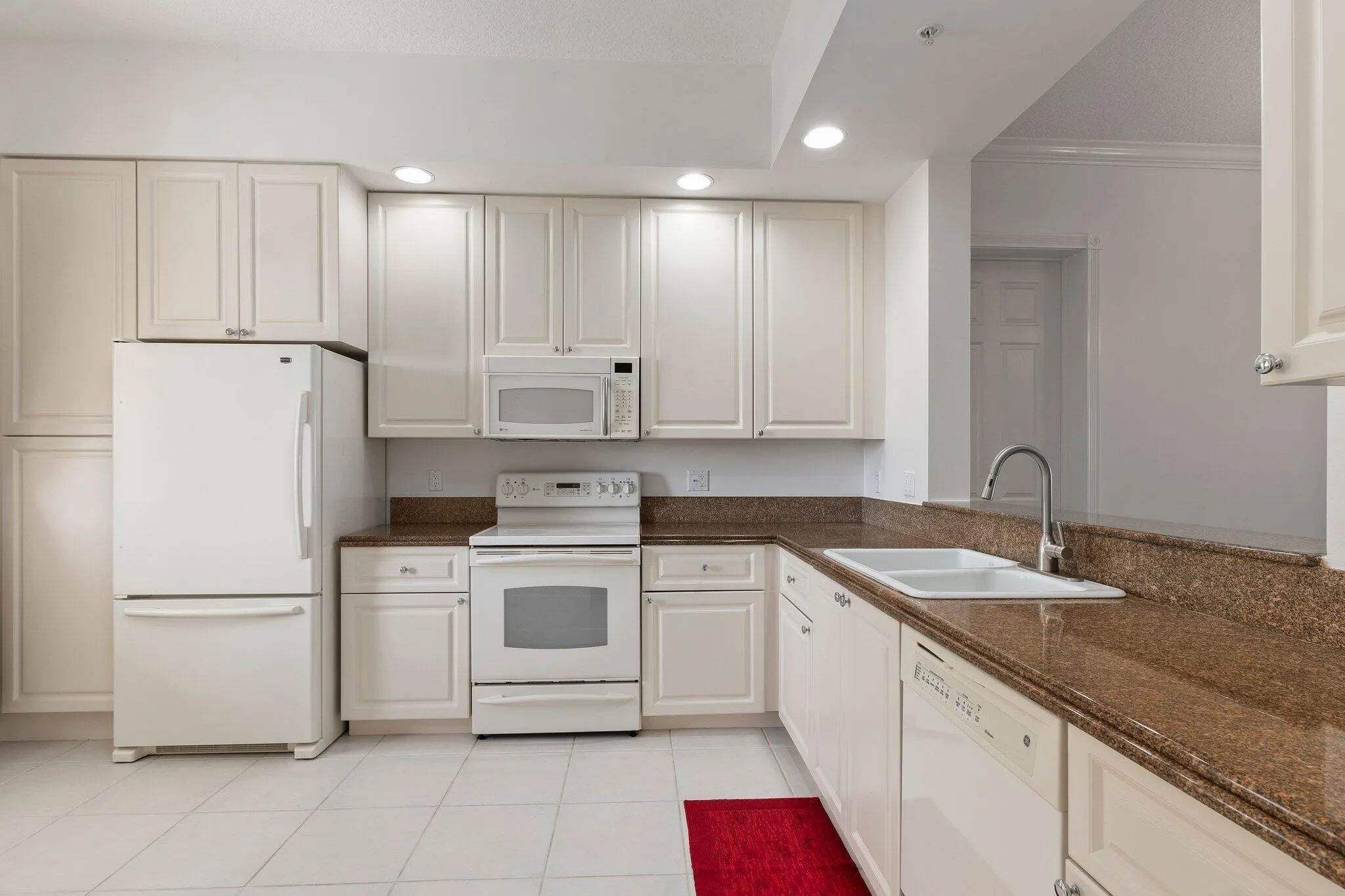 13 Harbour Isle Drive W, #Ph02