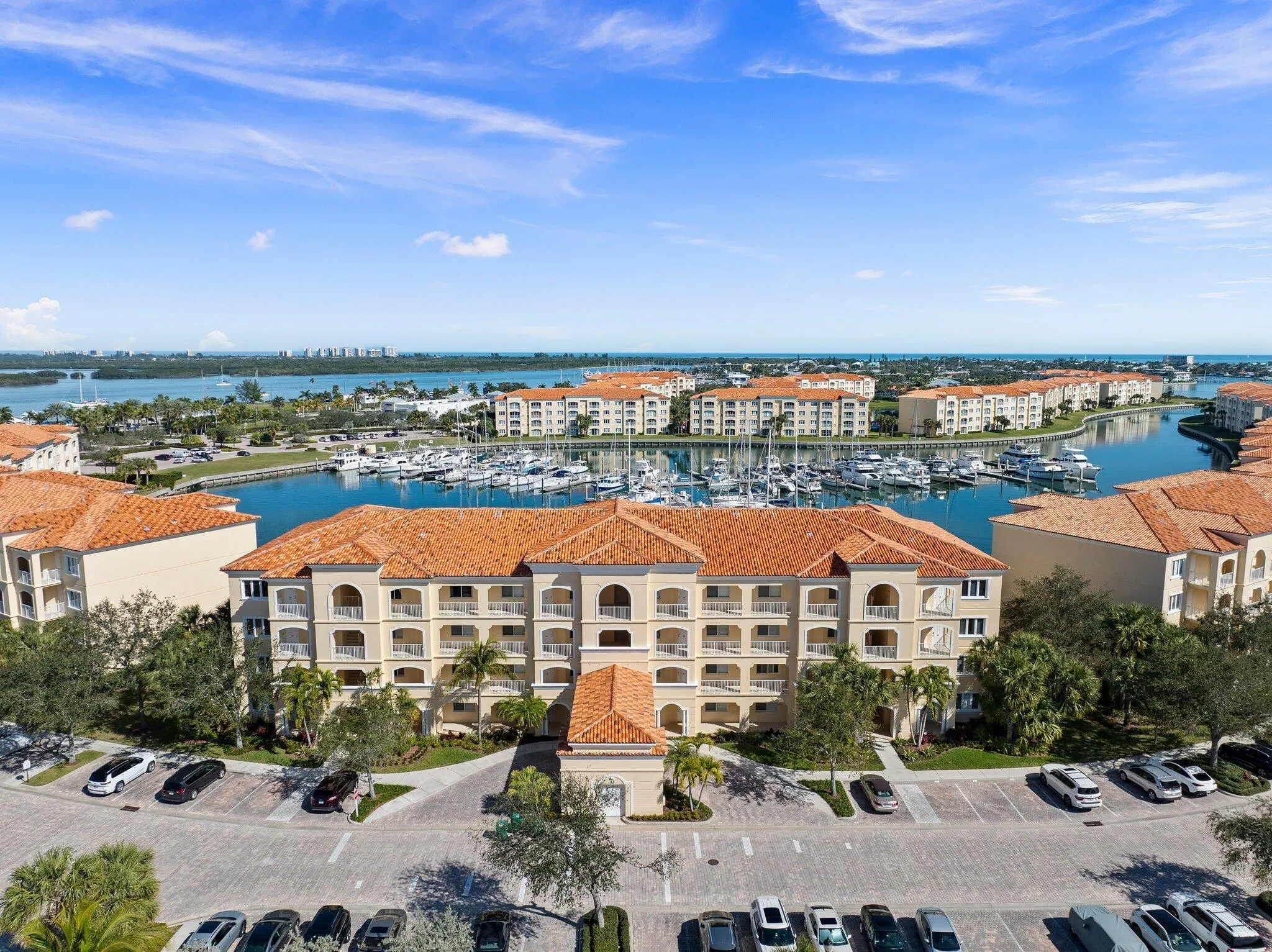 13 Harbour Isle Drive W, #Ph02
