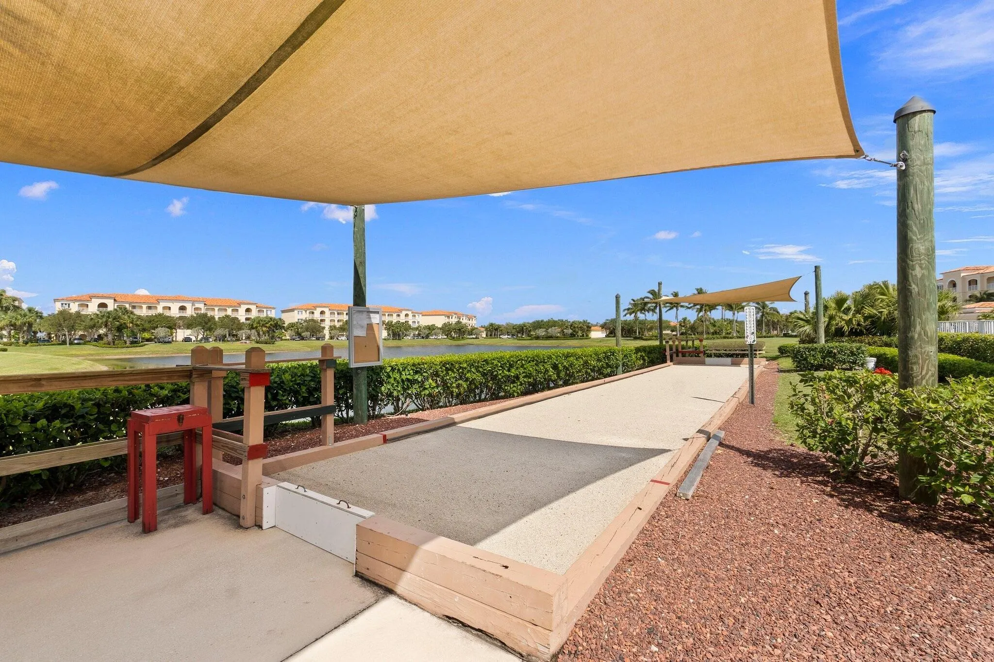 13 Harbour Isle Drive W, #Ph02