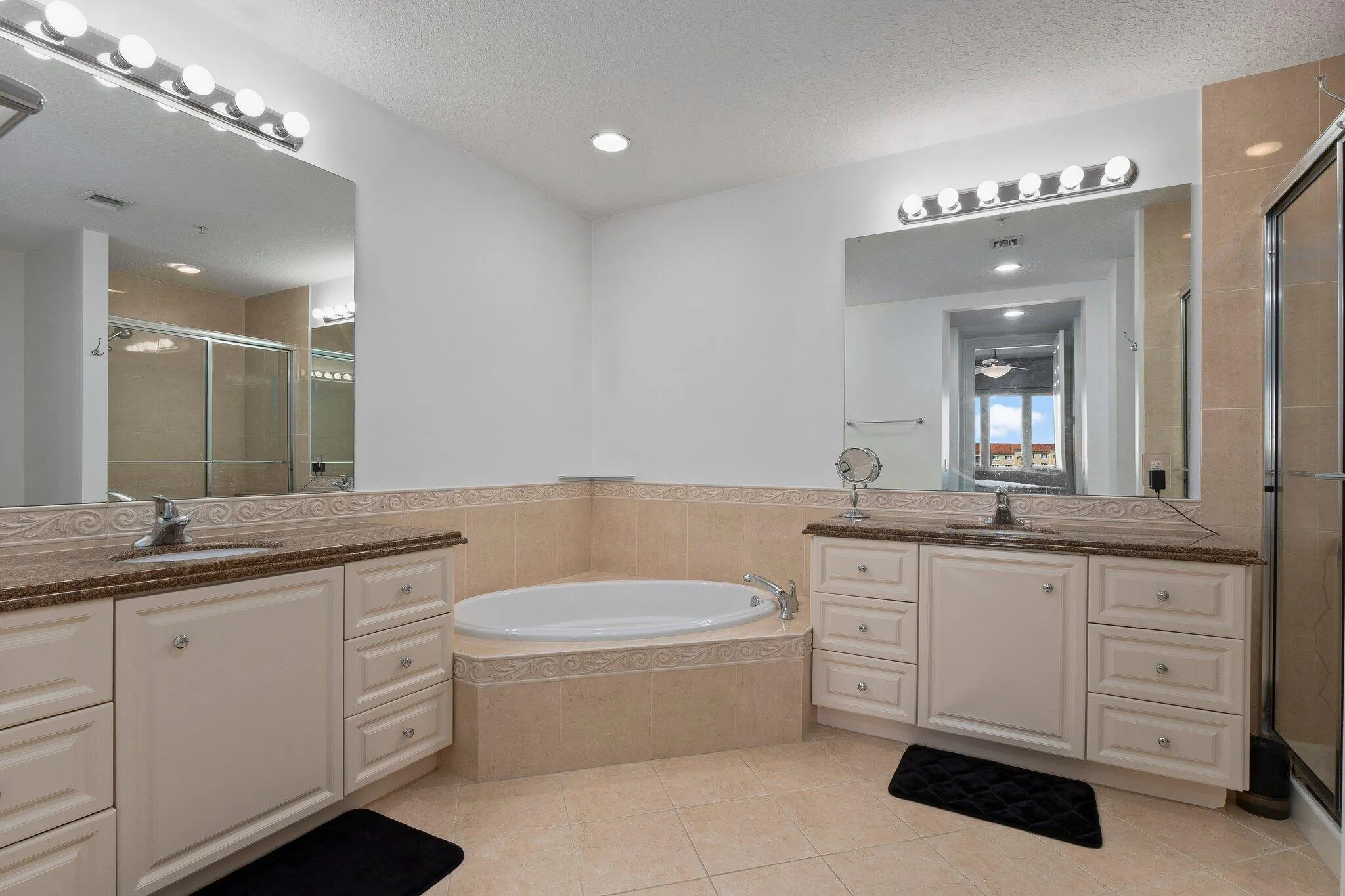 13 Harbour Isle Drive W, #Ph02
