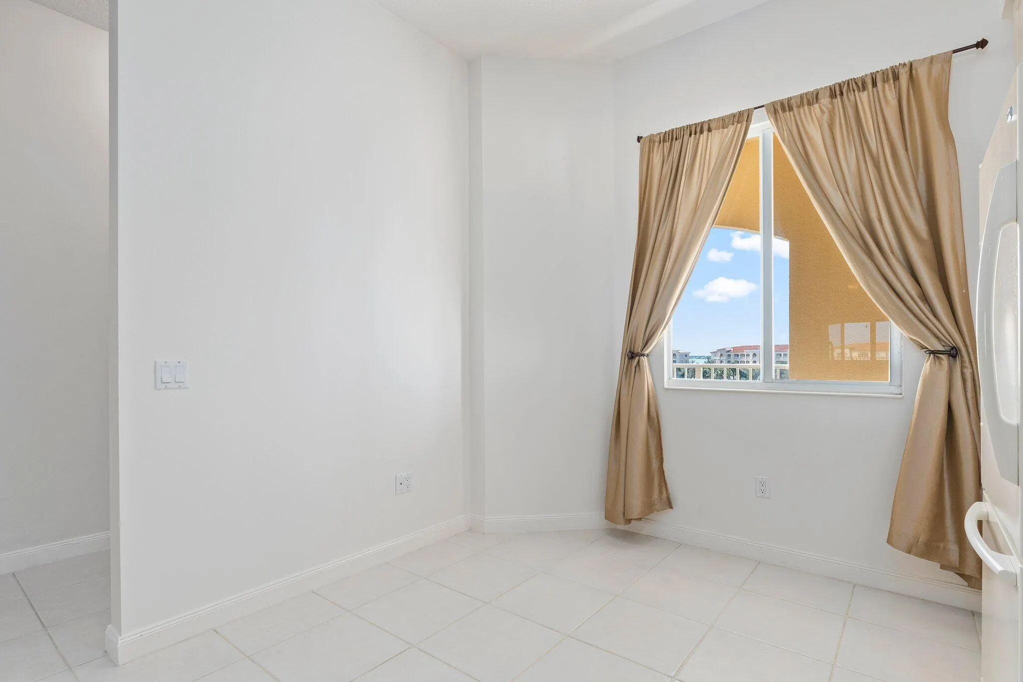 13 Harbour Isle Drive W, #Ph02