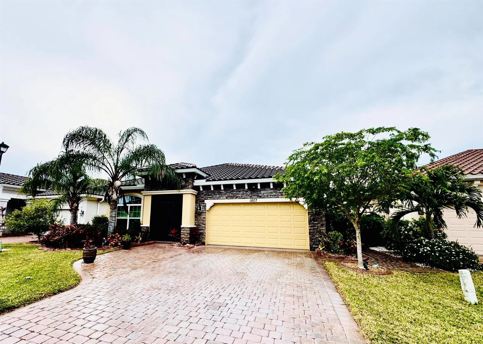 1807 Berkshire Circle SW