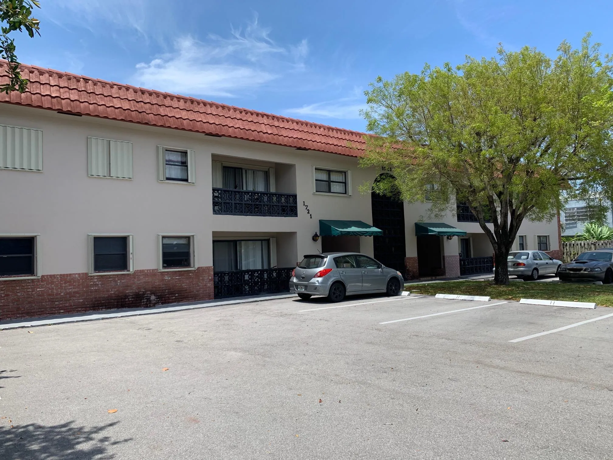 1721 NW 15th View, #Unit 12