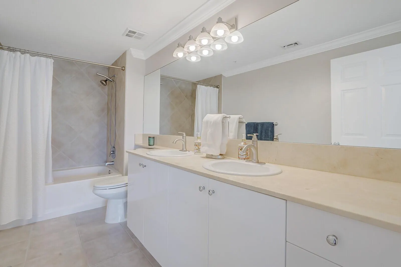 804 E Windward Way, #608